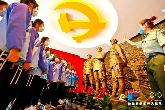 已知已知一个平行四边形的面积是119.92d㎡，它的高是8.2dm底是多少分米？游戏画面